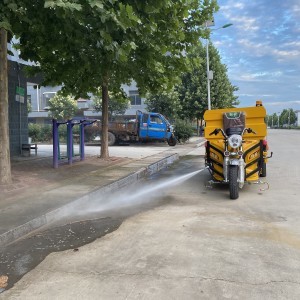 新能源路面護欄清洗車 開啟高效、環(huán)保的街道環(huán)衛(wèi)新篇章