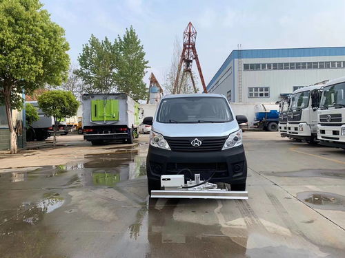 綠色動力新標桿 國六排放長安小型路面養(yǎng)護車高壓沖洗車正式上市